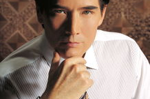 费翔新浪娱乐访问,揭秘音乐人生与跨界挑战