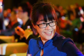 余秀华儿子照片曝光,温馨家庭画面引网友热议