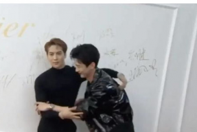 娱乐圈小娱吃瓜前线